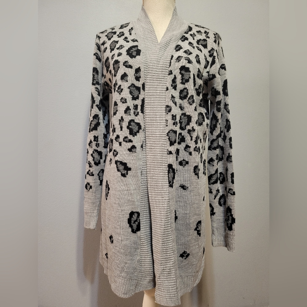 Nordstrom Rack Size M Long Line Open Front Leopar… - image 1